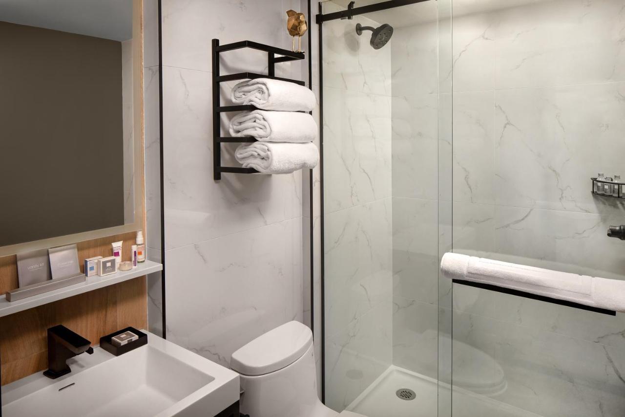 Doppelzimmer mit 2 Doppelbetten - behindertengerecht